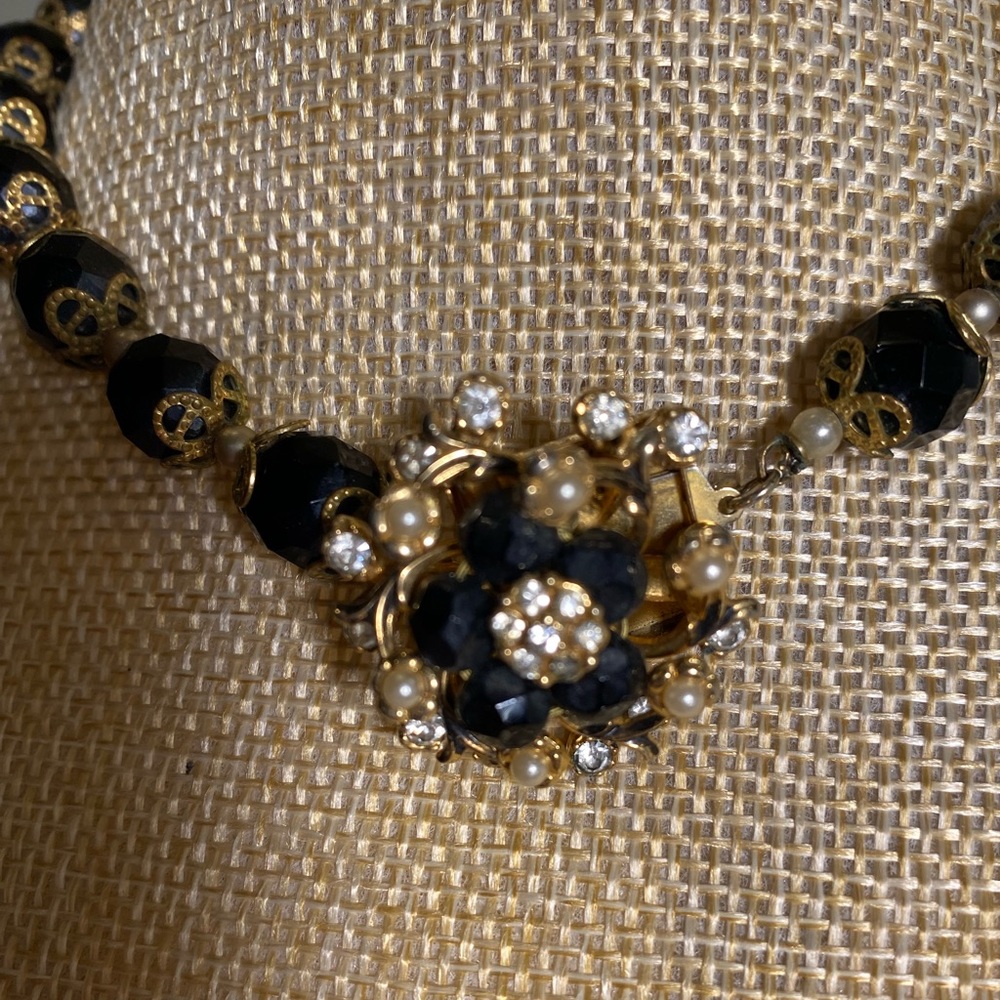 Rare 90’s MONET necklace with clear and black Swarovski crystals & box clasp. B. - Picture 3 of 6